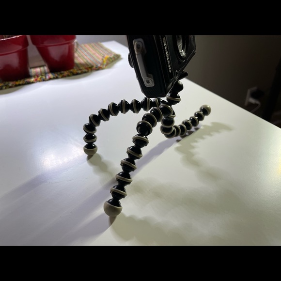 Canon XTi digital rebel. EOS AND CANON EF-S 18-135MM F3.5-5.6 IS STM LENS bundle - Picture 5 of 5